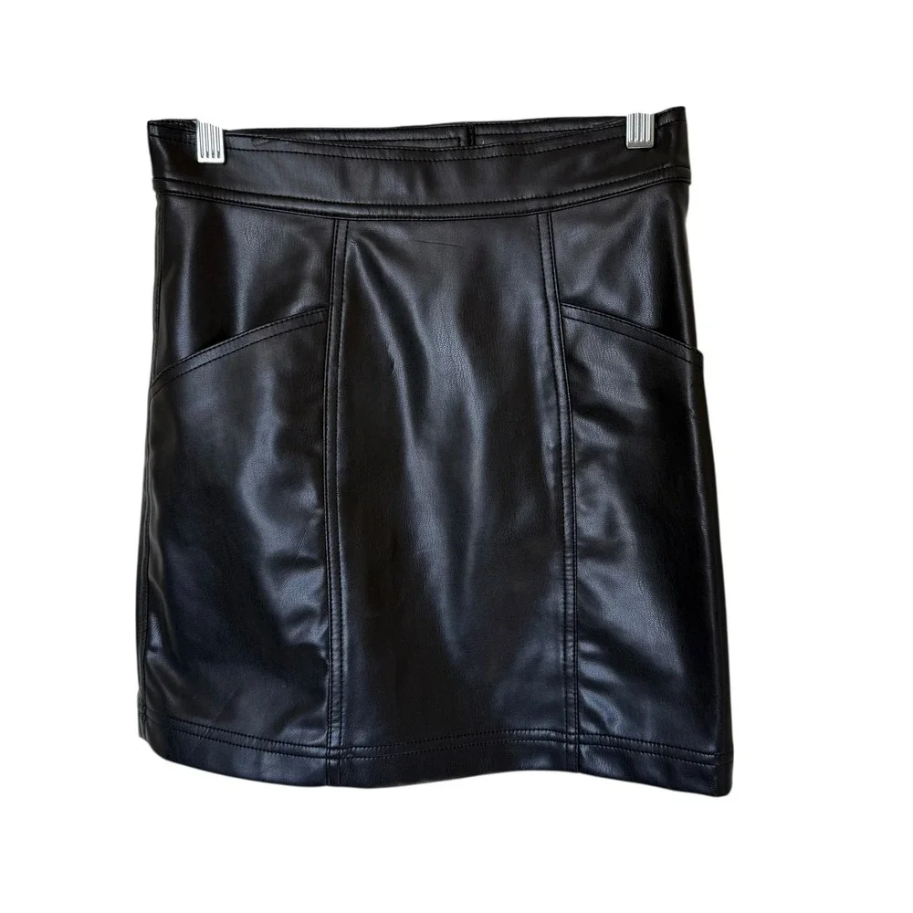 H&M Faux‎ Leather Mini Skirt Women Size 4 Black Excellent Pockets Edgy 07912930